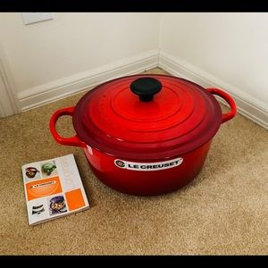 Le Creuset new #28 7.25qt Red cast iron pot
